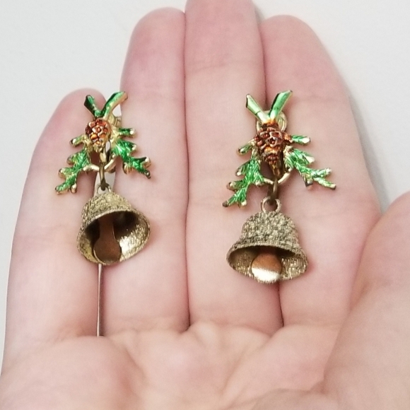 Fun vtg jingle bell earrings w damaged brooch - Picture 2 of 11